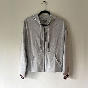 NWT! Natural Refections, Light-Gray, Zip-Up Cropped Hoodie. Size Medium.